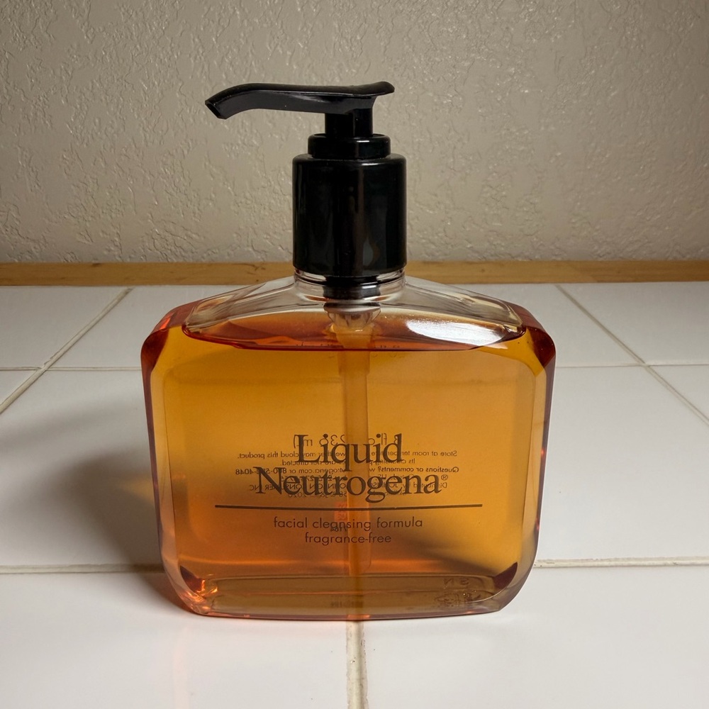 Liquid Neutrogena Amber Face and Body Wash Cleanser Fragrance Free Full Size 8oz